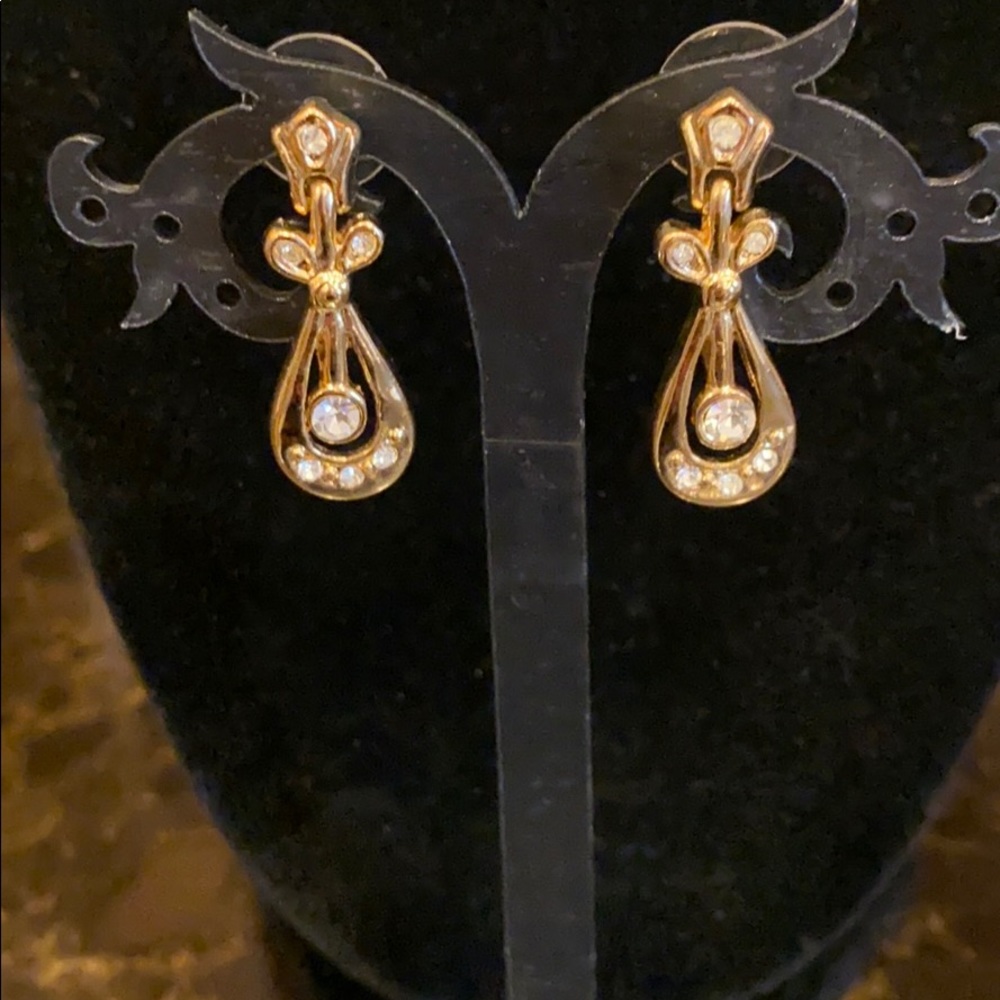 Sisters Angel Teardrop fashion gold and Rhinestone earrings! NWT